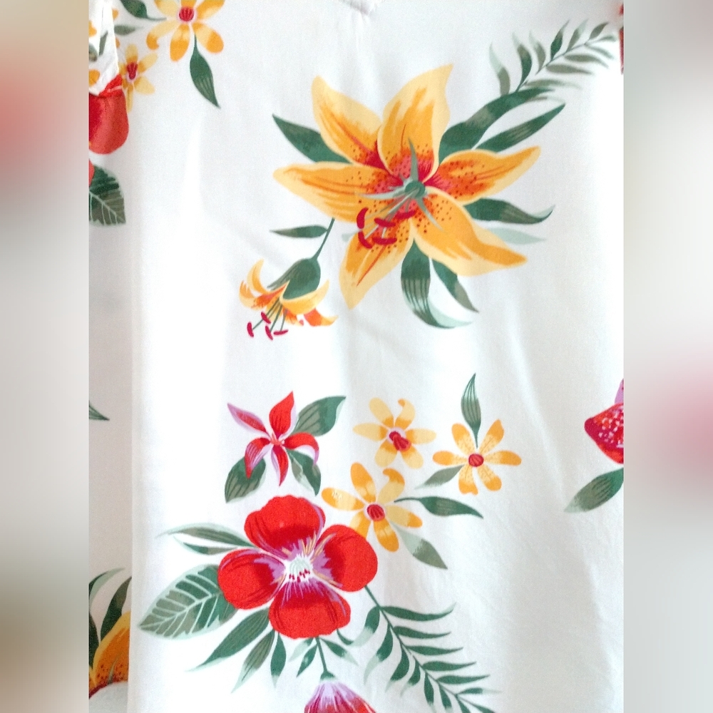 Pretty Old Navy Hawaiian Floral Shirt Top White Multicolor Ruffle Sleeves Medium - Picture 2 of 6